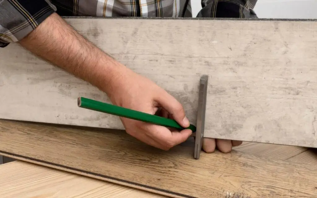 Laminate floor installers
